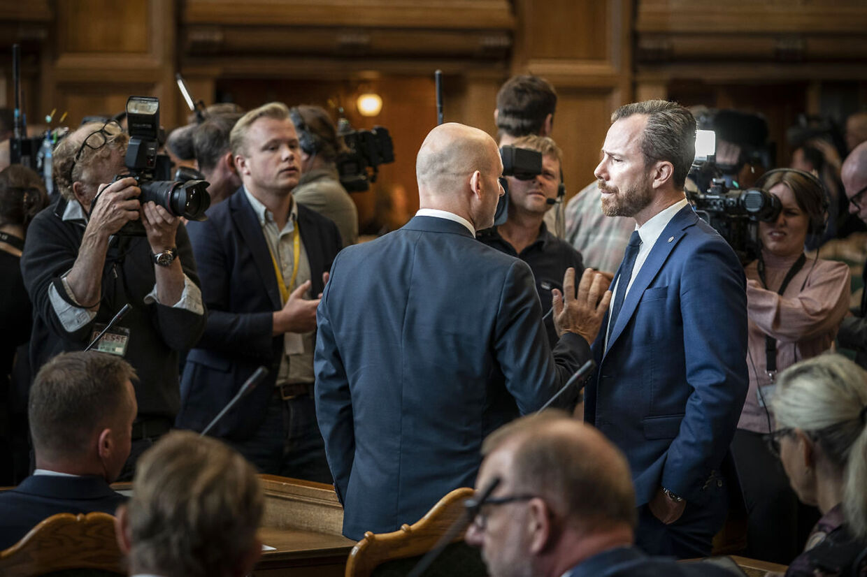 Jakob Ellemann-Jensen (V) og Søren Pape Poulsen (K) under Folketingets åbning på Christiansborg Slot i København, tirsdag 4. oktober 2022. (Foto: Mads Claus Rasmussen/Ritzau Scanpix)
