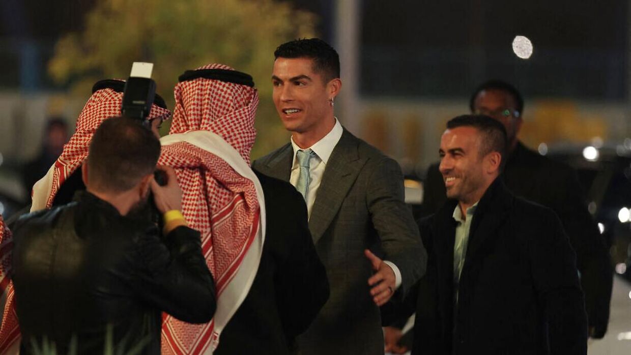 Ricardo Regufe (th.) hjalp Cristiano Ronaldo til Saudi-Arabien.