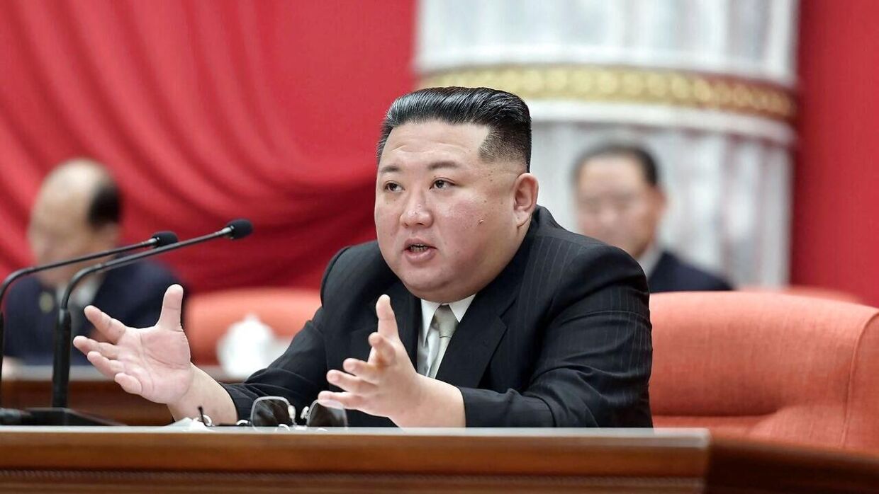 Her ses et billede af den nordkoreanske leder, Kim Jong-un.