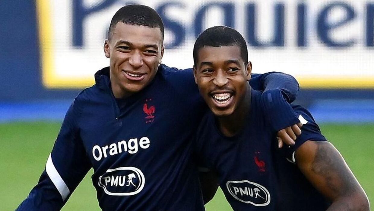 Mbappé og Kimpembe er både holdkammerater i PSG og på det franske landshold. Men nu har førstnævnte overtaget titlen som andenkaptajn i den franske storklub.