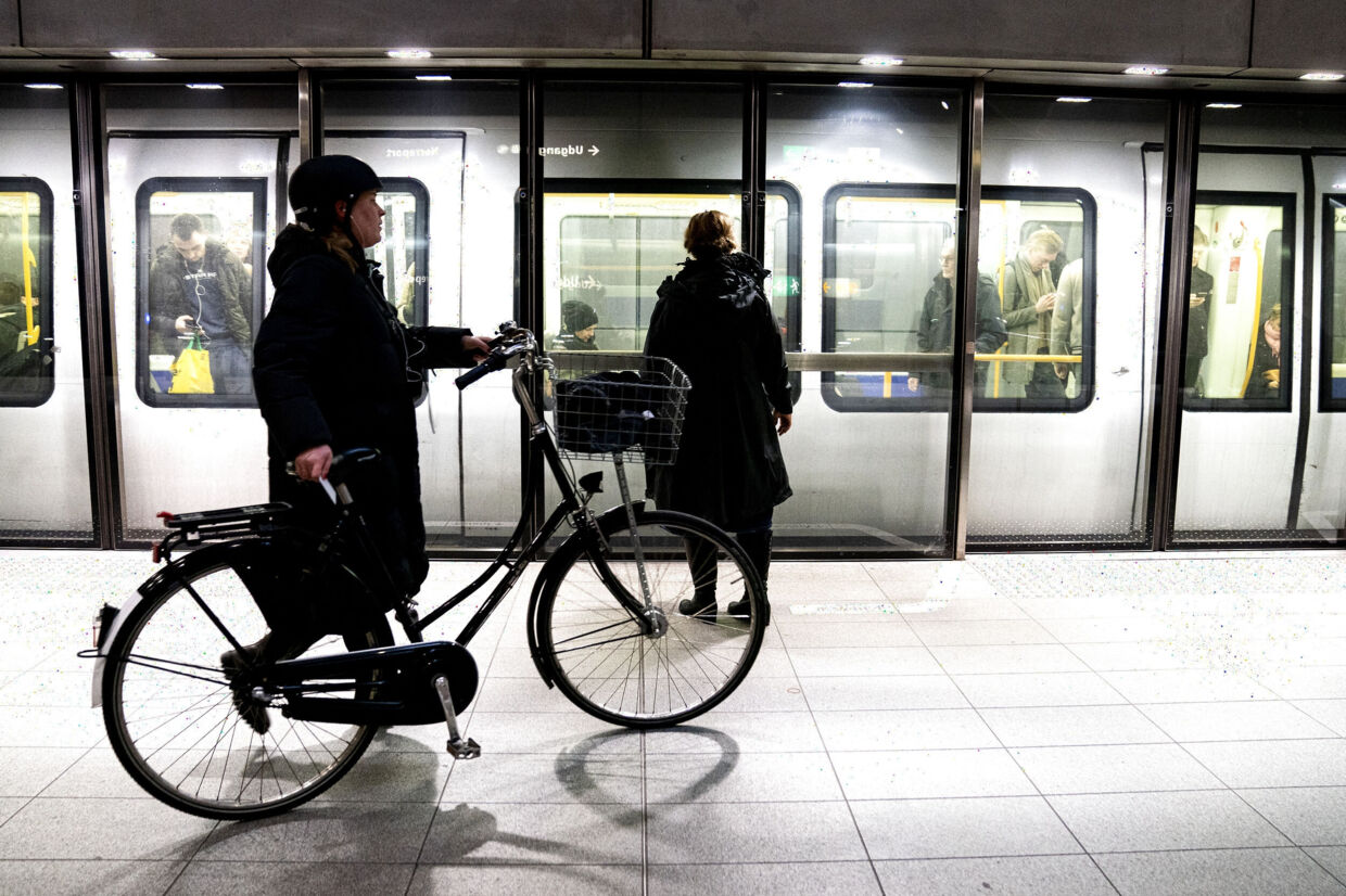 Den nyudviklede app kaldet RejseBillet skal gøre det muligt at købe billetter til rejser med bus, tog, metro og letbane i hele landet. (Arkivfoto). Ida Guldbæk Arentsen/Ritzau Scanpix