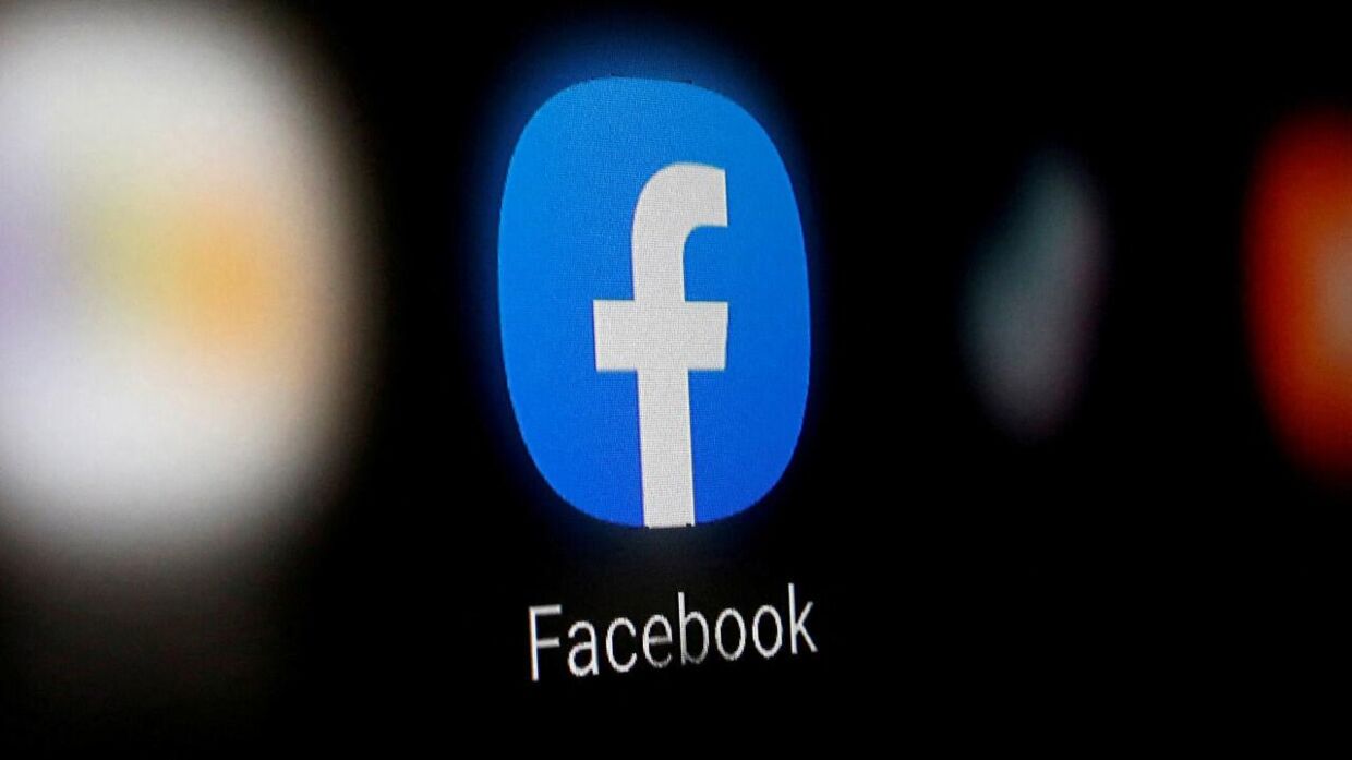 Fire personer er sigtet for at snyde brugere til at købe it-produkter på Facebook, som de aldrig har sendt af sted.
