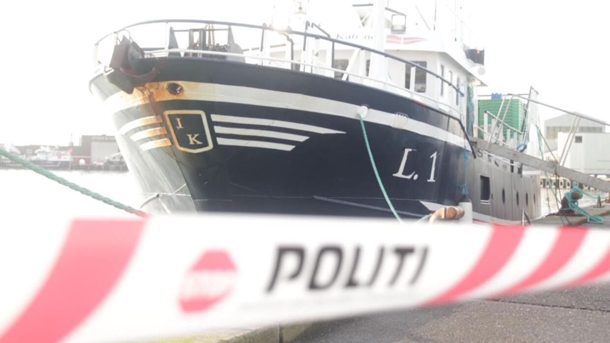 Drabsstedet om bord på kutteren L1 Inger Katrine blev spærret af og underkastet grundige kriminaltekniske undersøgelser, da skibet onsdag aften var vendt tilbage til havnen i Thyborøn.