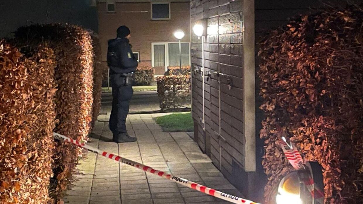 En kvinde blev sent onsdag aften fundet dræbt i et rækkehus i Sabro nordvest for Aarhus.