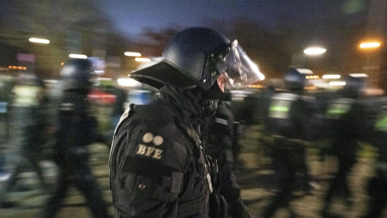 Det er kun nogle uger, siden politiet i Frankfurt også var massivt til stede før en fodboldkamp byen. (Arkivfoto)