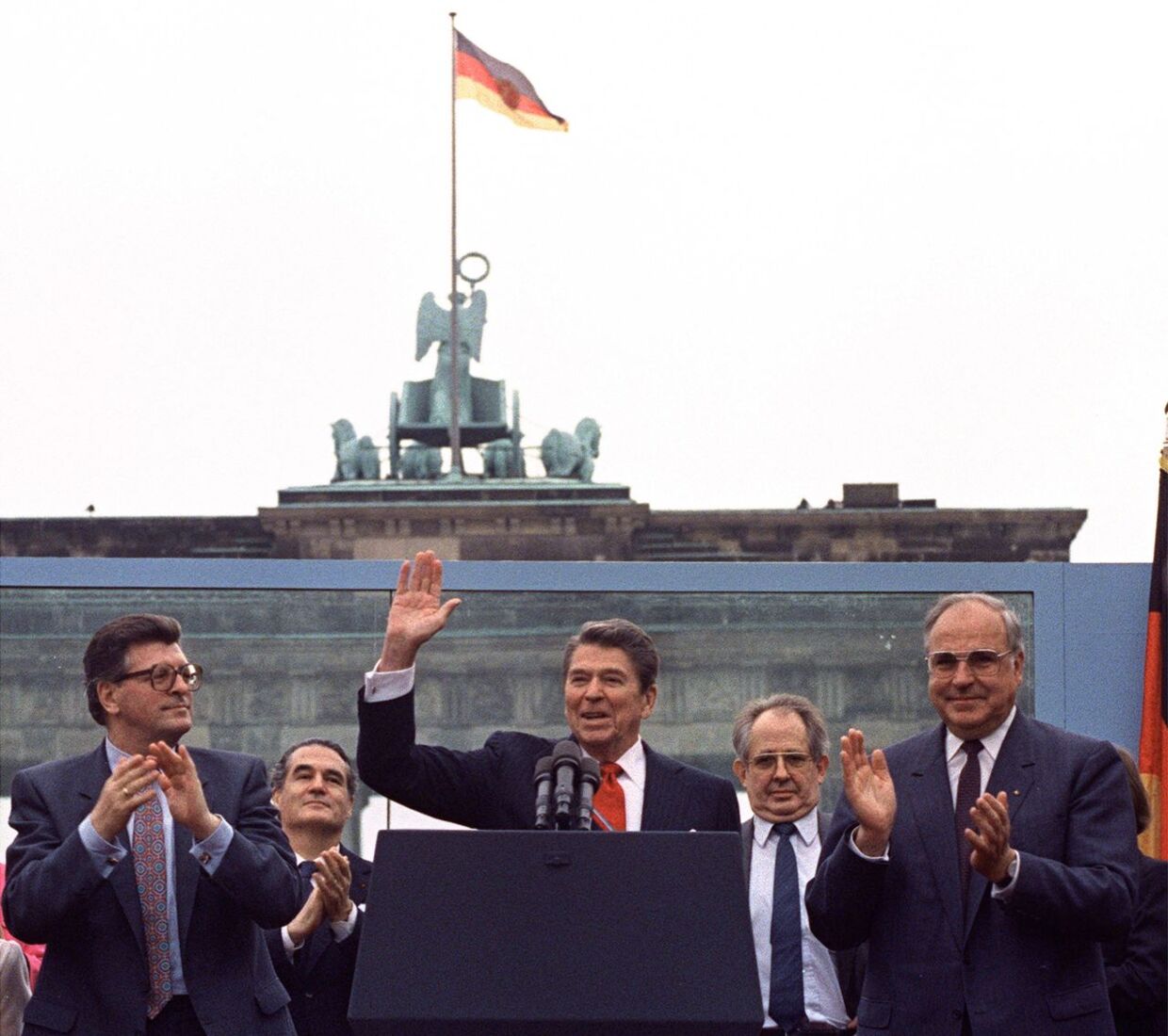 Præsident Ronald Reagan under sin berømte tale i Berlin i 1987.