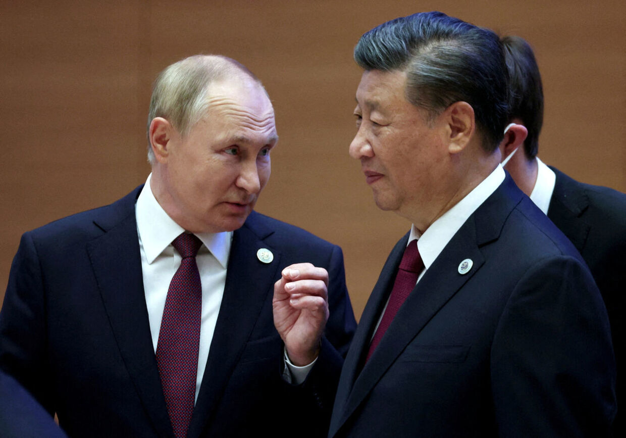 Vladimir Putin og Kinas Xi Jinpeng er på bølgelængde, når det gælder krigen i Ukraine. Spørgsmålet er, om Kina vil gå så langt som at hjælpe Rusland med udstyr og våben?