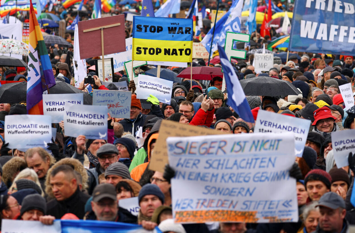Demonstration i Berlin mod krigen i Ukraine 25. februar 2023.