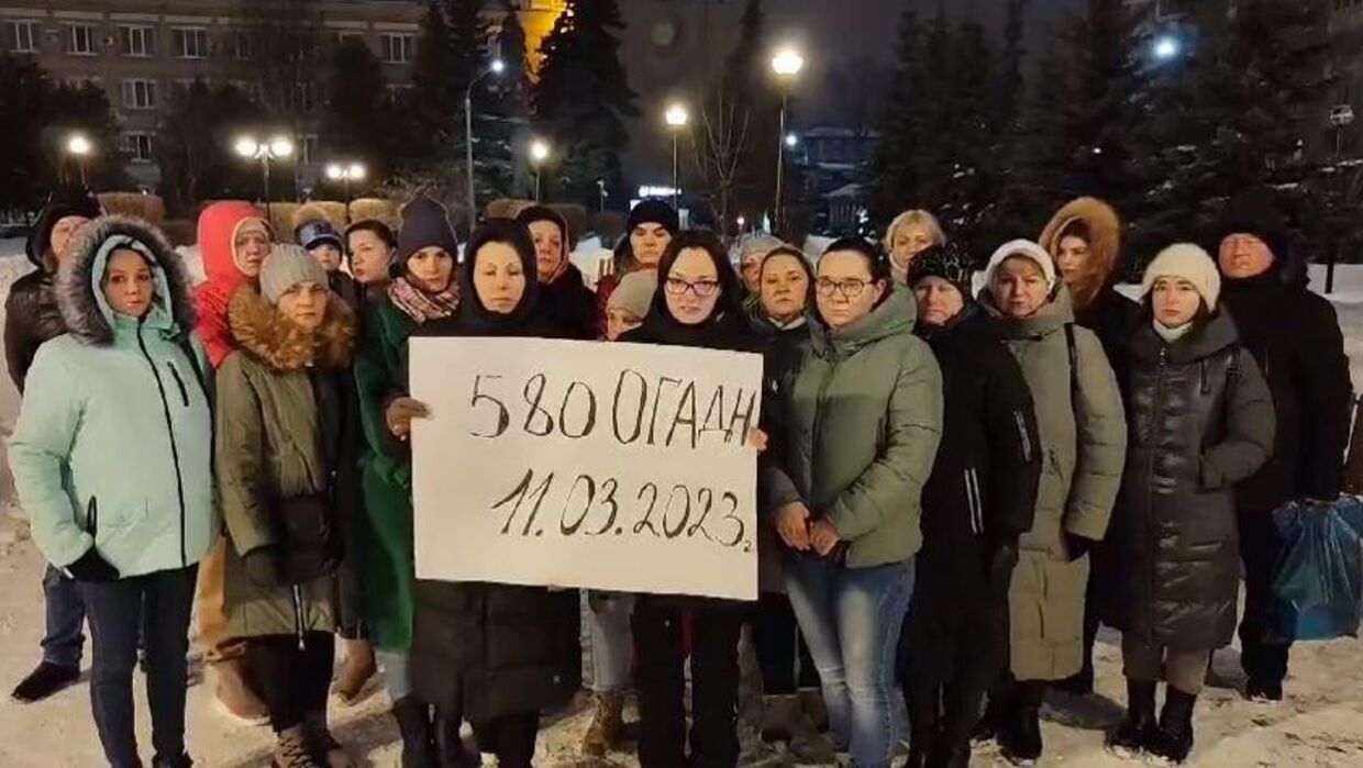 En gruppe af russiske mødre og koner har stillet sig frem med en bøn til Putin.
