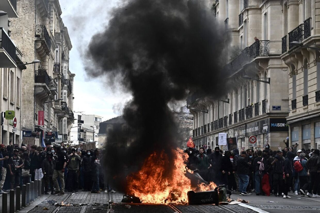 Her ses demonstranter i Bordeaux torsdag.