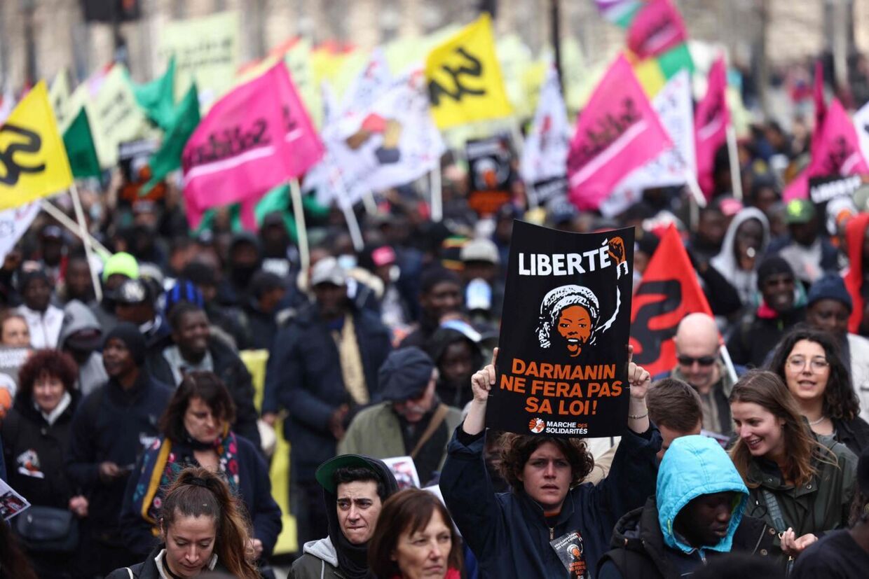 Der forventes mange unge til tirsdagens store demonstrationer i Paris.