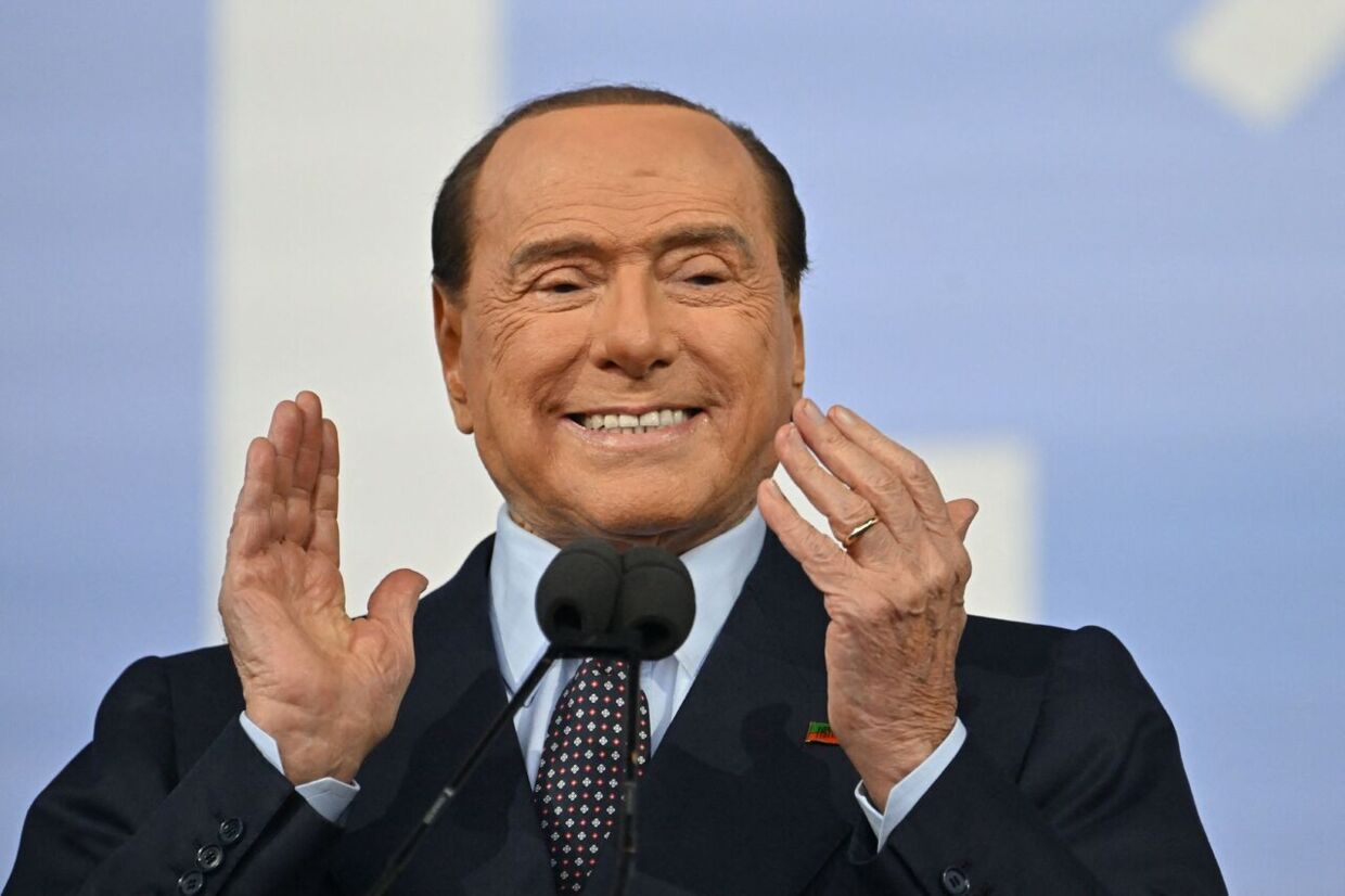 Silvio Berlusconi har været gennem hele 35 restsager og er tidligere dømt for skattesvig. Dommen forhindrede ham dog ikke i et politisk comeback.