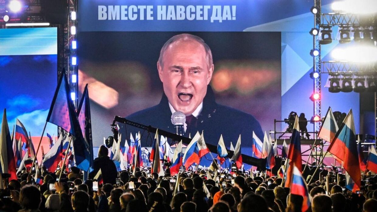 Vladimir Putin holder rally på Den Røde Plads i forbindelse med krigen i Ukraine.