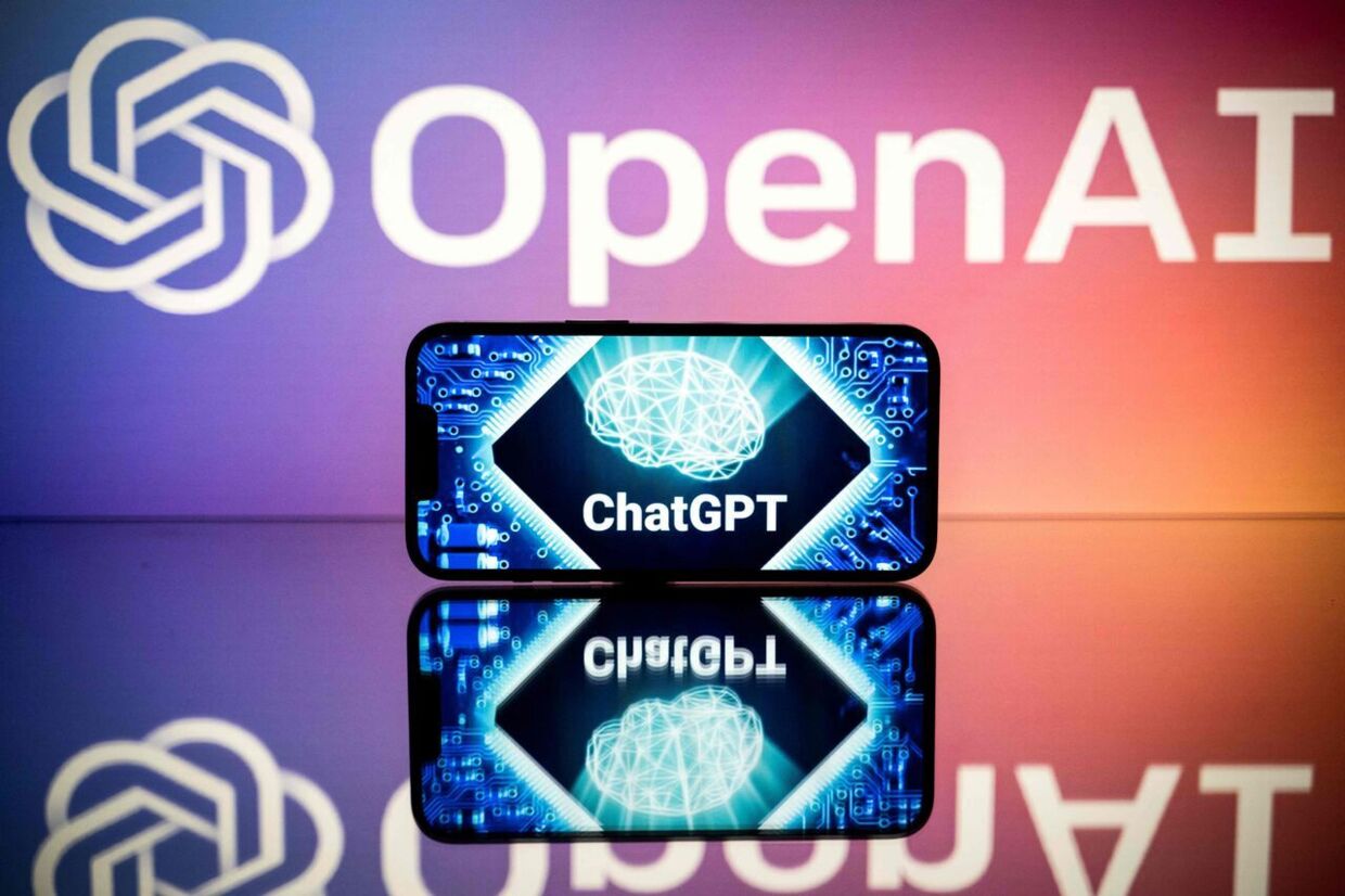 OpenAI er en af de to store spillere på kunstig intelligens lige nu. Konkurrenten hedder DeepMind.