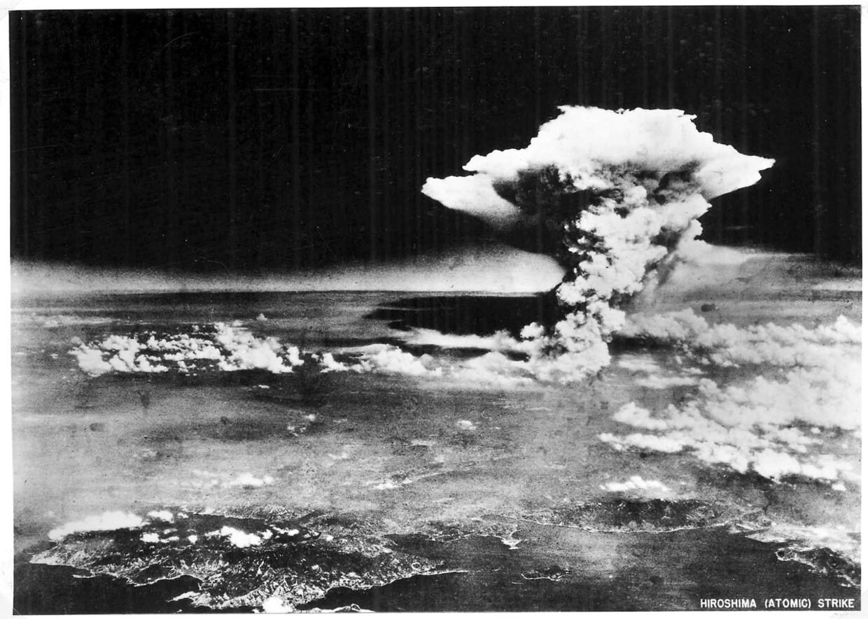 Sådan så atom-eksplosionen i Hiroshima ud fra luften. 