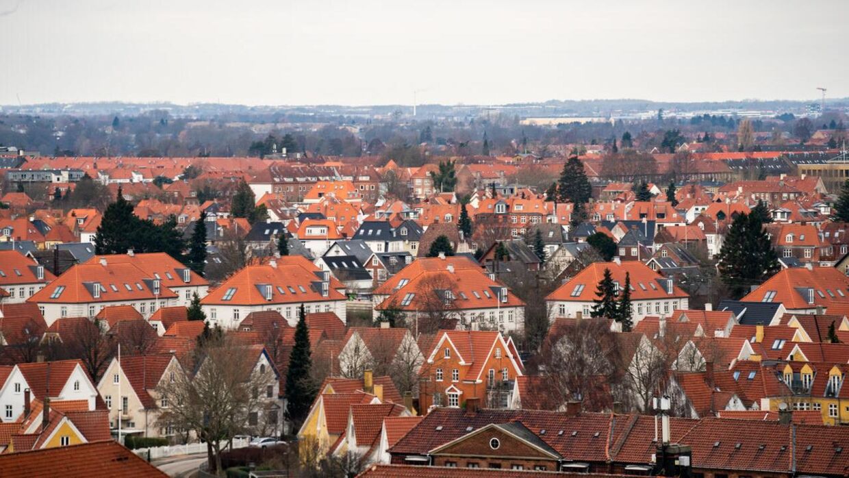 Flere end en million danskere vil modtage en ekstraregning for at have indbetalt for lidt boligskat. 
