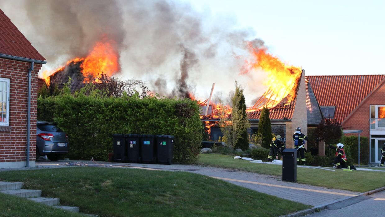 Voldsom brand i en villa i Holbæk. Foto: Byrd/ Morten Sundgaard