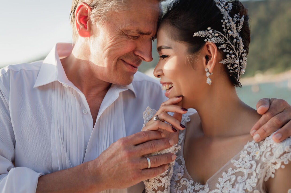 Bryllupsfoto af Michael Falch med sin thailandske kone Ginnalee, som han blev gift med i januar sidste år.