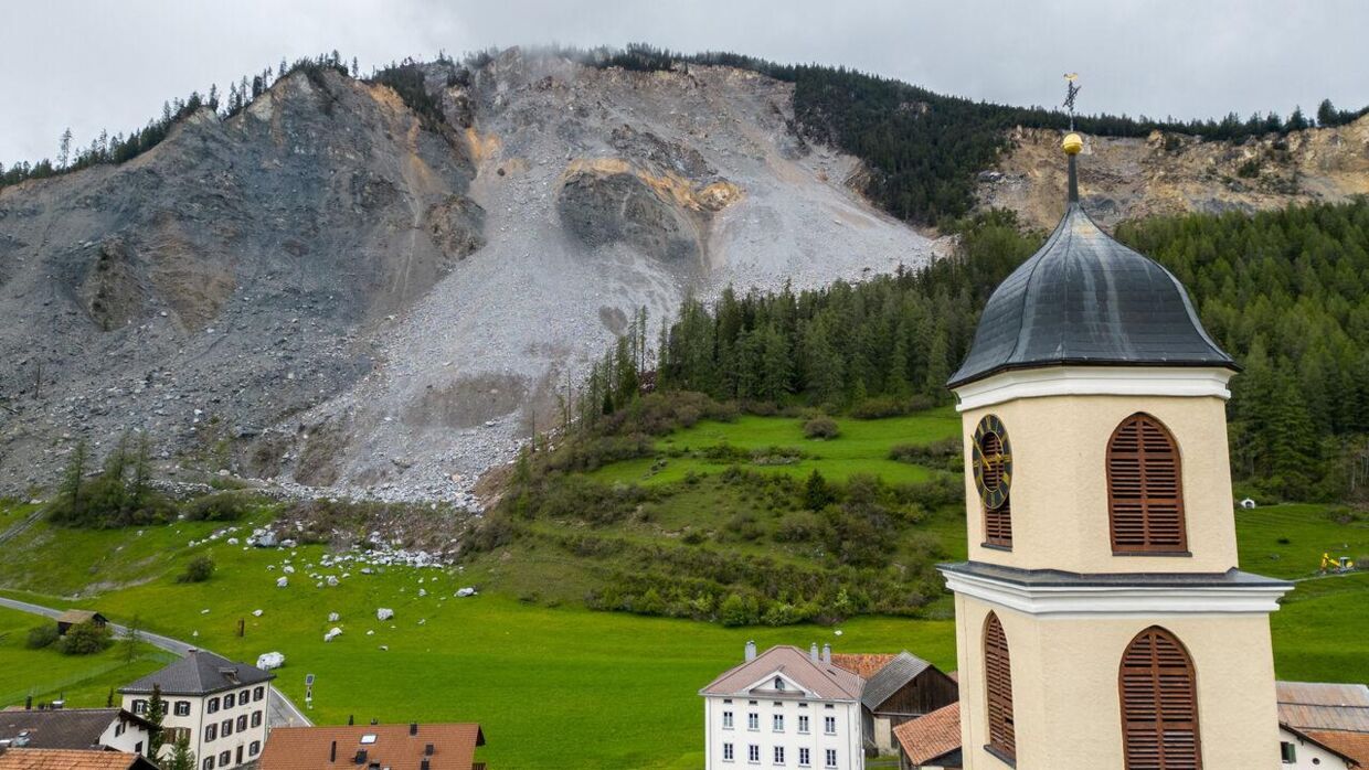 Myndigheder forventer, at bjergsiden over Brienz vil løsrive sig indenfor de næste to uger.