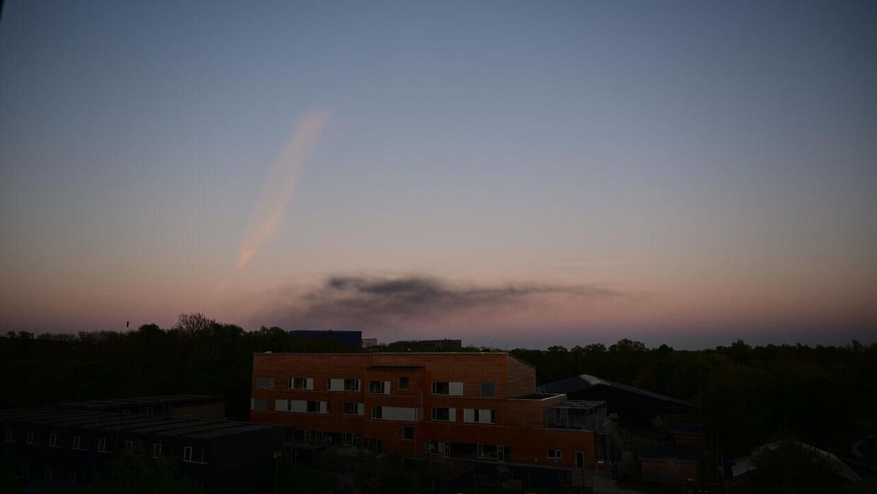 Fra Islands Brygge i København var den sorte røg over Malmø nem at få øje på. 