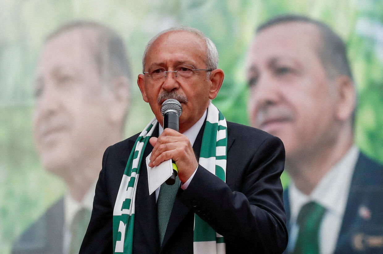 Kemal Kilicdaroglu, er favorit til at slå præsident Erdogan og blive Tyrkiets næste præsident. men kan han komme over stregen og vinde søndag?