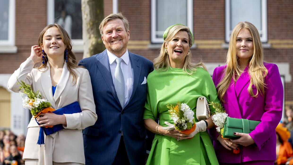 Detr hollandske kongepar med døtrene Ariane og Amalia. 
