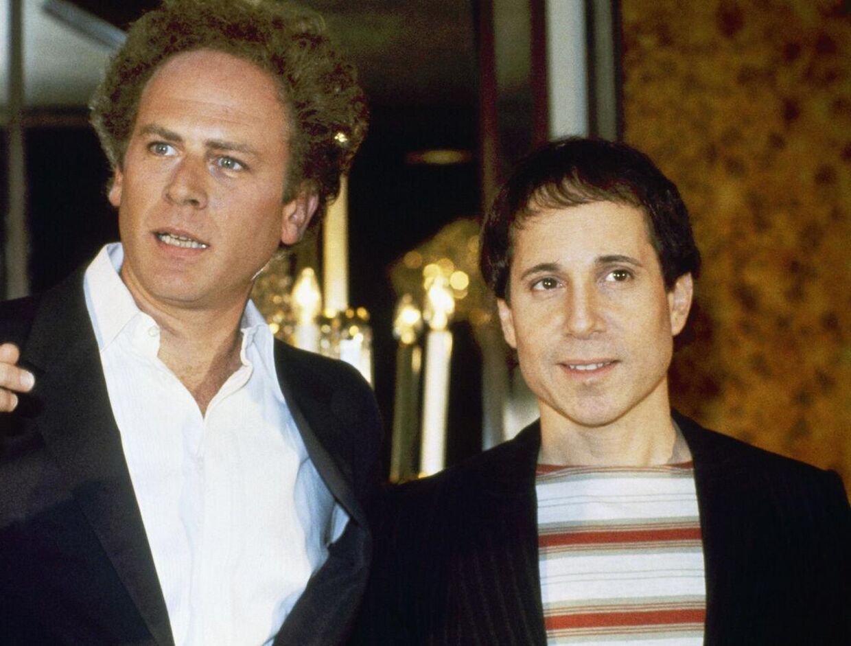 Paul Simon og Art Garfunkel sammen i 1980. Foto AP.