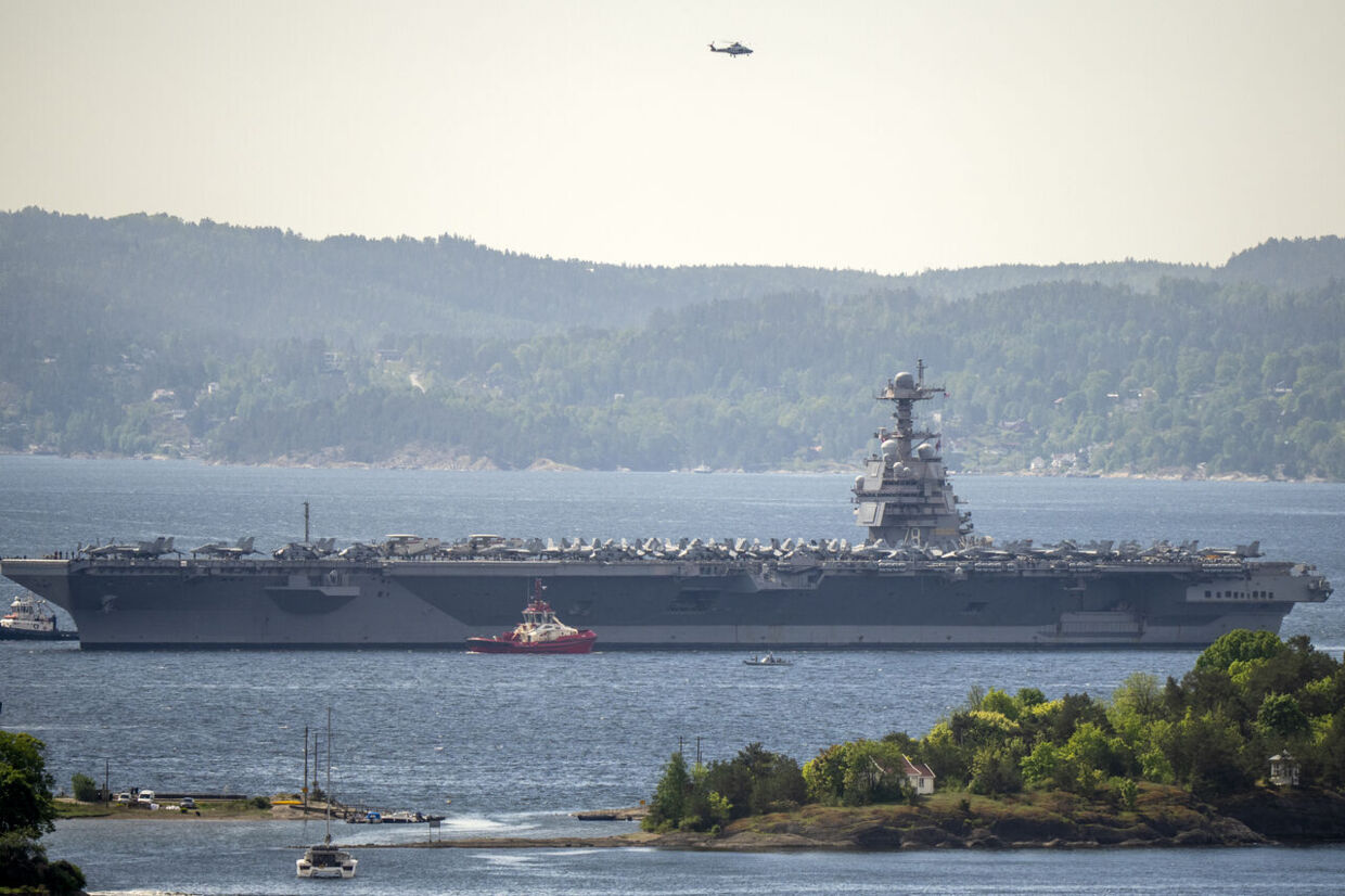 Det amerikanske krigsskib 'USS Gerald R. Ford' ses her i Oslofjorden, hvorover der er udstedt flyveforbud, mens giganten er i Norge. 