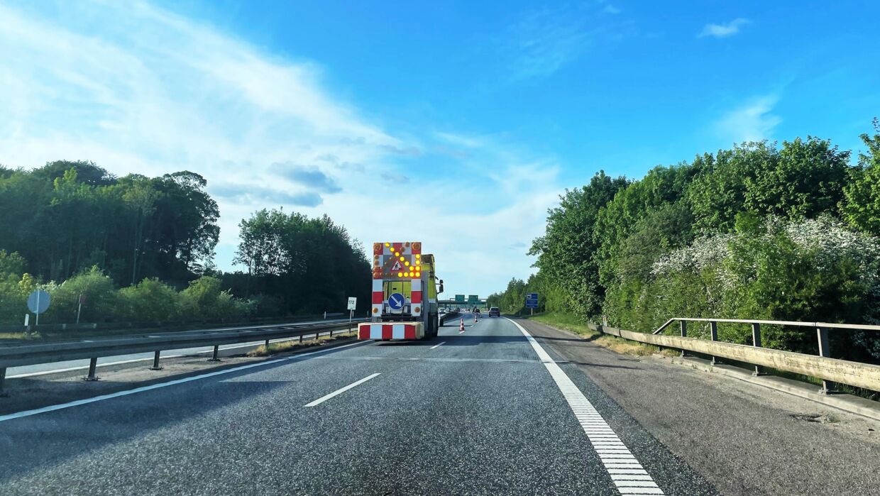 Vejdirektoratet har indsat ekstra skiltevogne ved vejarbejdet på E45 ved Aarhus for at beskytte vejarbejderne.