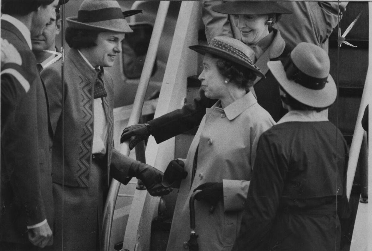 Her ses dronning Elizabeth ankomme til San Francisco i marts 1983.