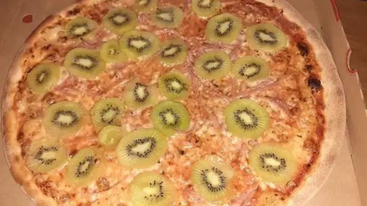 På pizzaen blev ananas udskifte med kiwi. Det udløste dødstrusler.