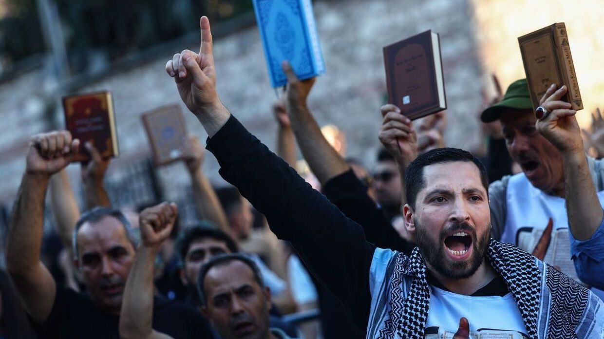 Demonstration i Istanbul mod afbrændinger af koranen