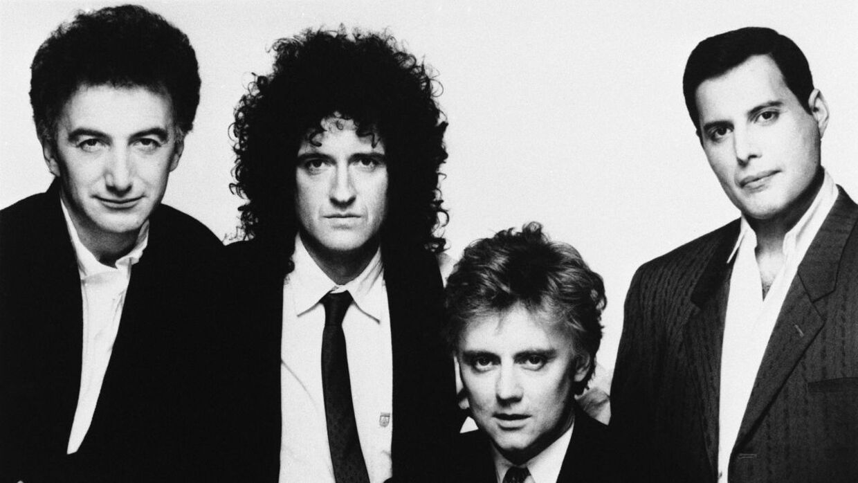 Det ikoniske britiske rockband Queen bestod af bassisten John Deacon, guitaristen Brian May, trommeslager Roger Taylor og forsanger Freddie Mercury, der her ses i 1989.