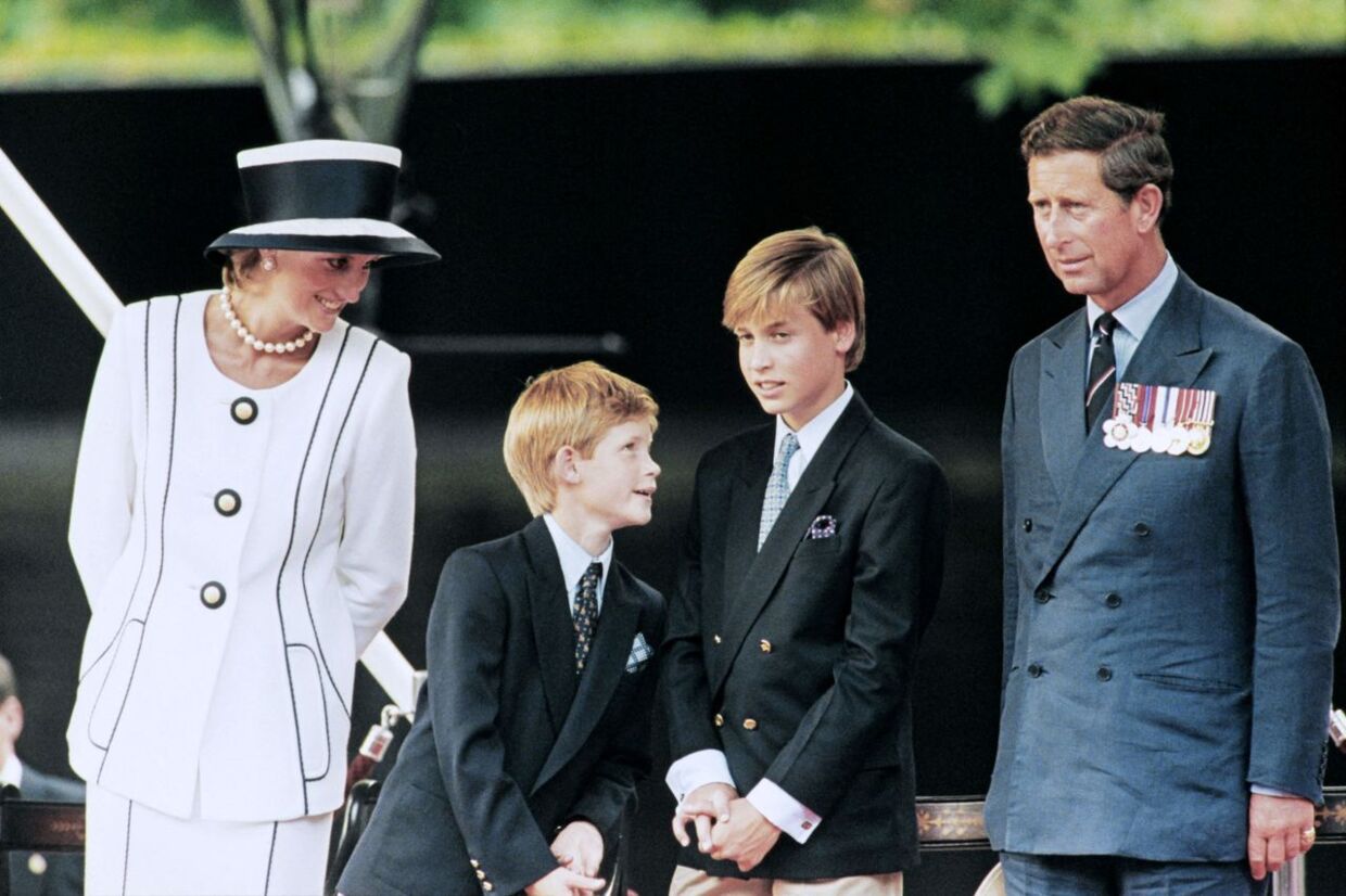 Prinsesse Diana og prins Charles med sønnerne Harry og William, i 1995. 