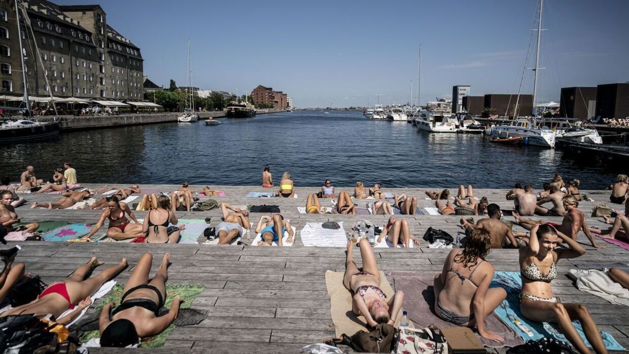 Sol og sommer på Ofelia Plads i København (arkivfoto).
