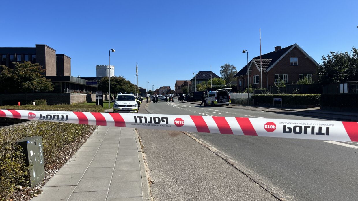 Politiet har afspærret et område i Viborg i forbindelse med sagen.