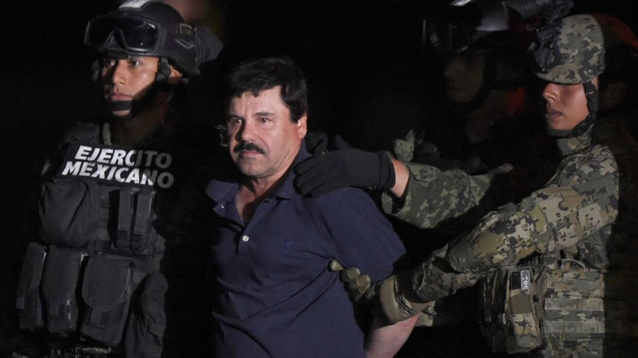 Her ses Joaquin 'El Chapo' Guzman under sin anholdelse i 2016.