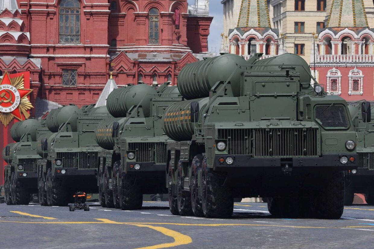 Russiske S-400 missilforsvarssystemer blev fremvist under en militærparade på Den Røde Plads i Moskva under fejringen af årsdagen for sejren over Nazityskland i Anden Verdenskrig (Arkivfoto fra 2022).