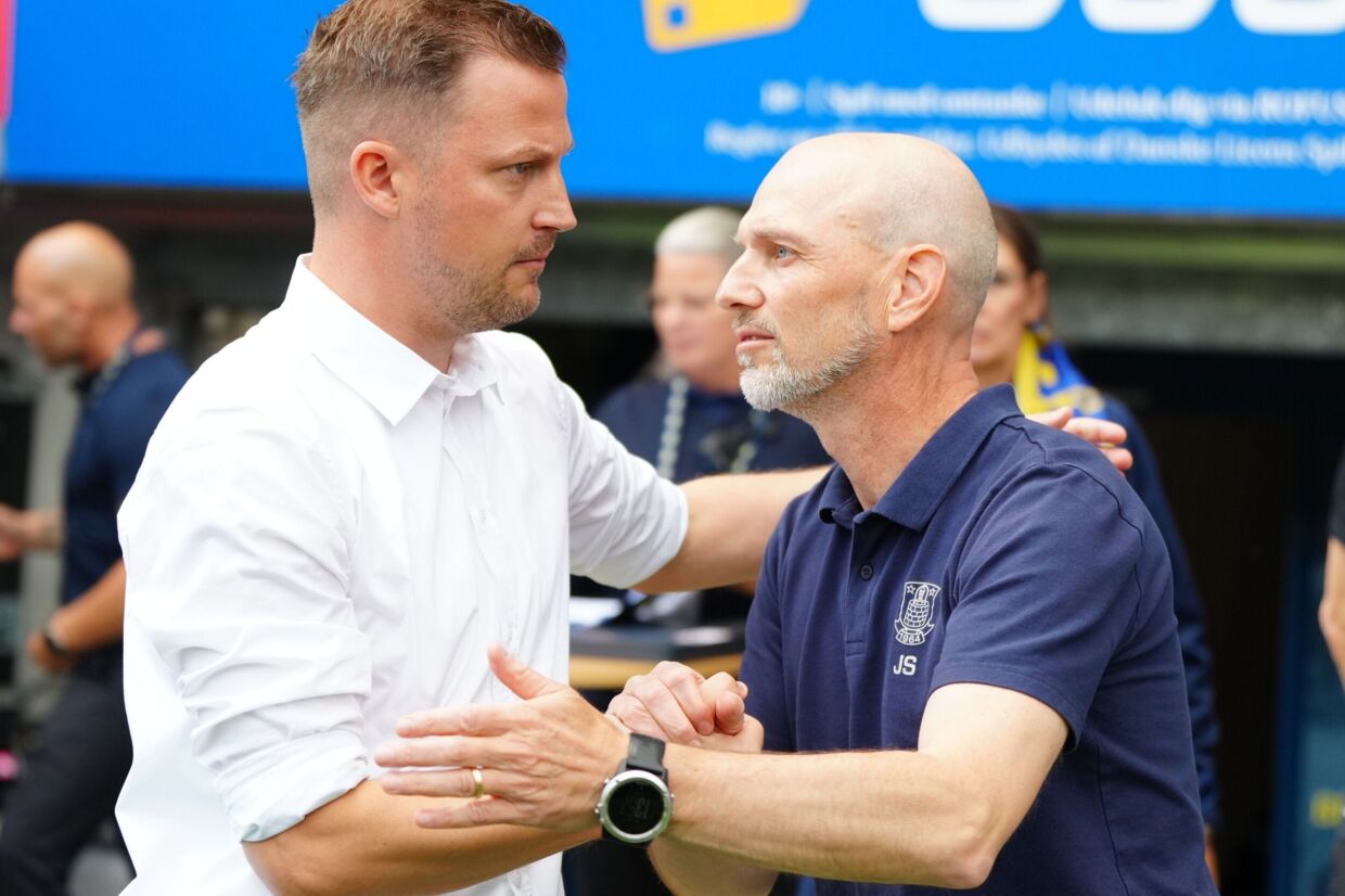 Brøndby-træner Jesper Sørensen (til højre) var bitter efter 2-3-nederlaget til FC København og træner Jacob Neestrup i søndagens kamp i Superligaen.