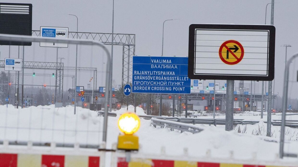 Finland har lukket alle grænseovergange til Rusland, og nu vil Polen så hjælpe til med at overvåge situationen. Det har fået russerne op i det røde felt. 