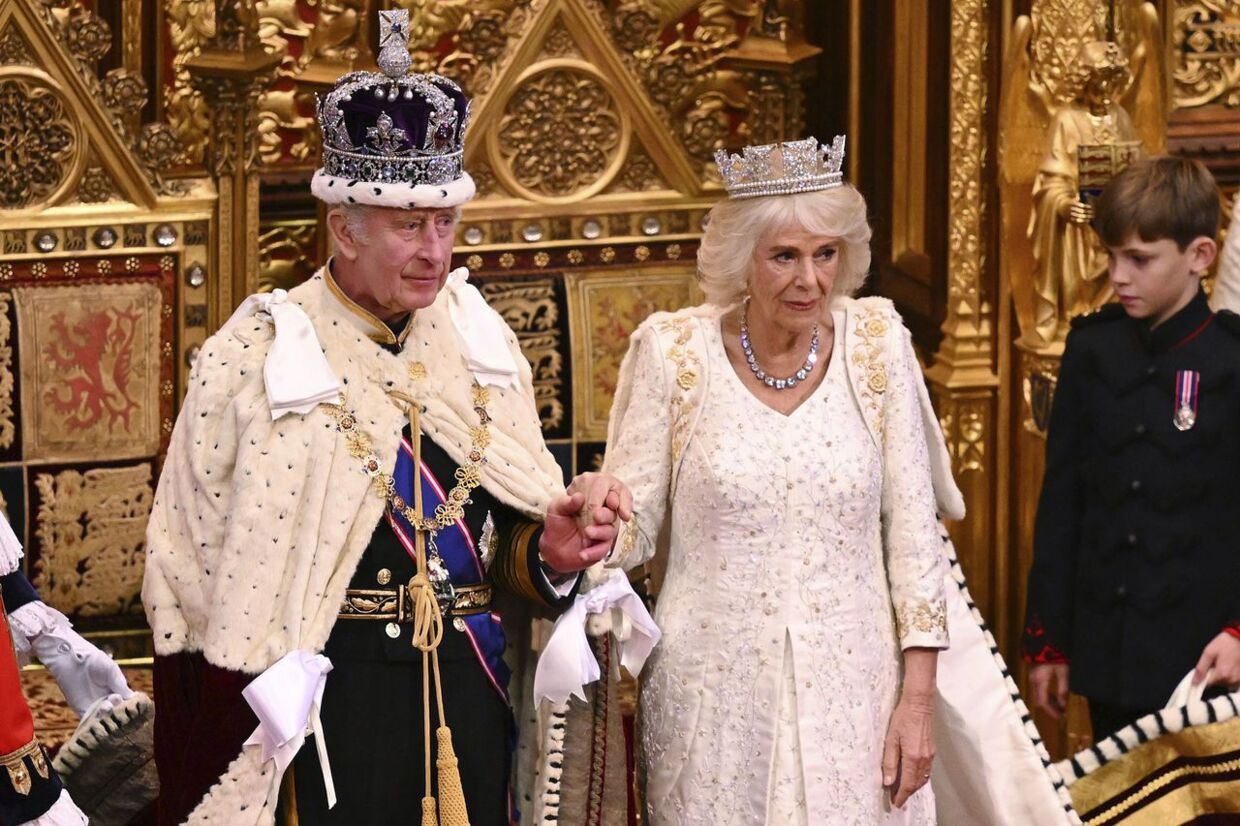 I starten af november var kong Charles og dronning Camilla med til at åbne det britiske parlament, hvor kongen læste den tale op, premierminister Rishi Sunaks regering havde skrevet om dens planer for næste år.