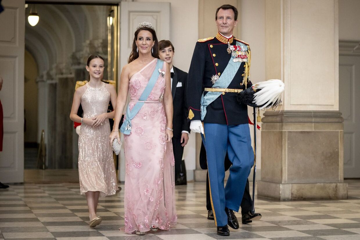Prins Joachim og prinsesse Marie var også i Danmarks, da prins Christian fyldte 18 år. Her havde de deres to børn med til fest.