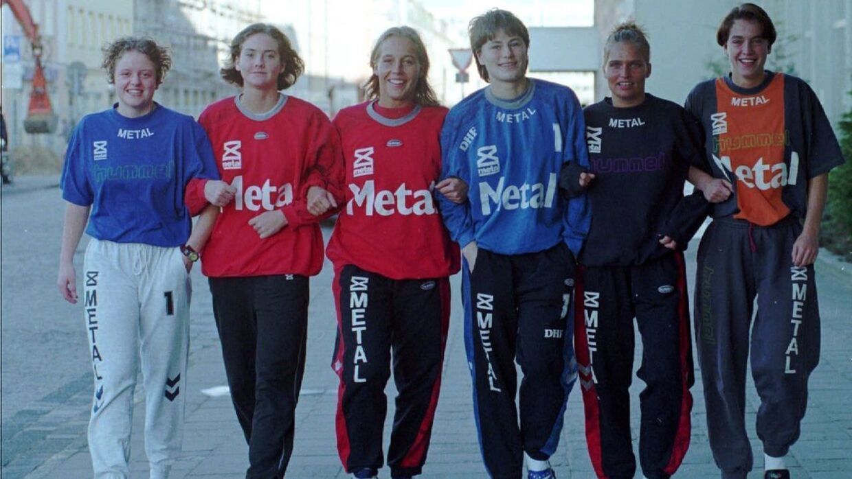 Lone Mathiesen (nr. 2 fra højre) var med til at vinde guld ved VM i 1997.