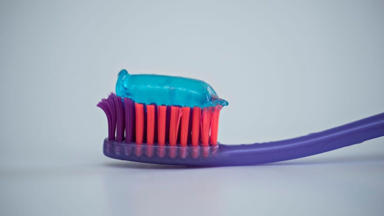 »Hvis man fjerner den karakteristiske hvide farve fra tandpasta, vil forbrugeren kunne opfatte det som en markant ændring af produktet«, lyder det blandt andet fra brancheorganisationen Kosmetik & Hygiejnebranchen.