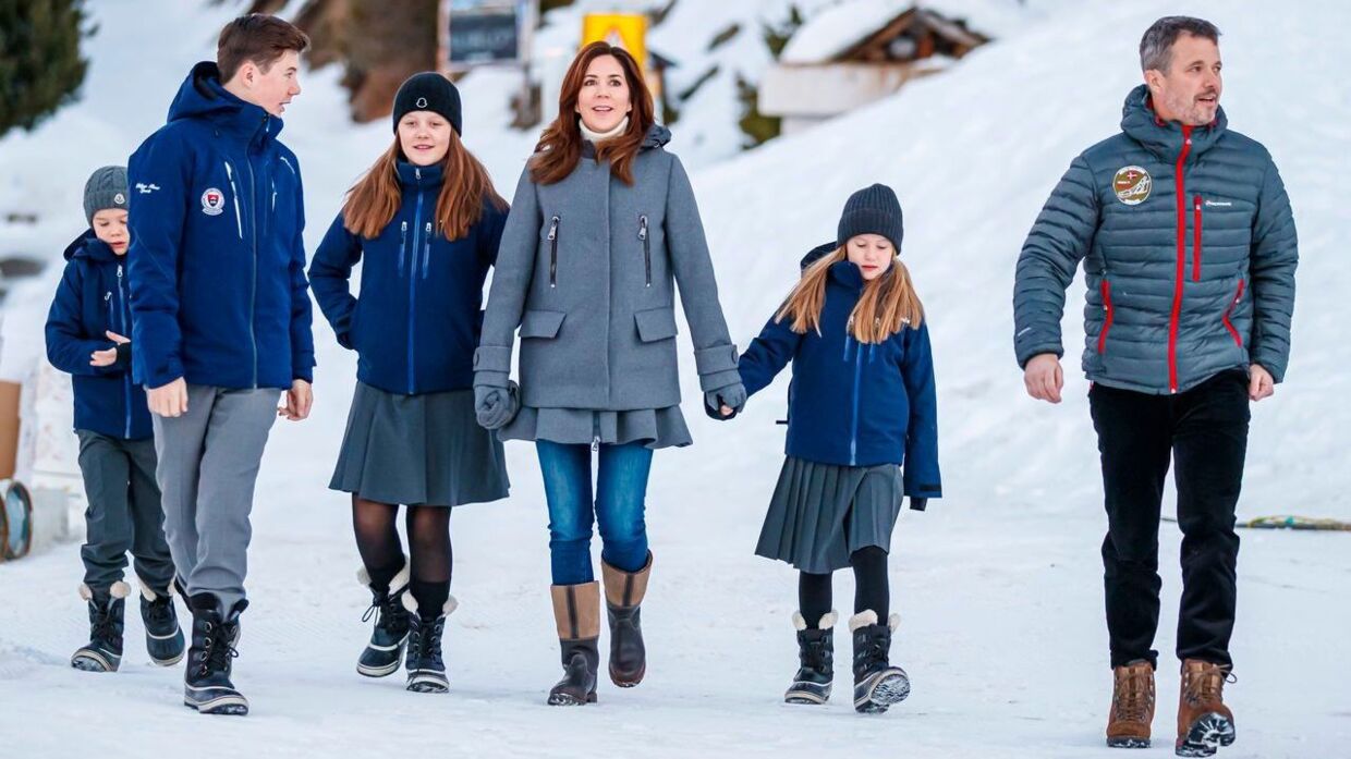 ARKIV. Kong Frederik og familien har i mange år været glade for at holde vinterferie og stå på ski i schweiziske Verbier i februar.
