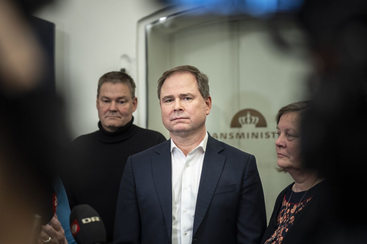 Finansminister Nicolai Wammen (S) og de øvrige aftaleparter bag overenskomstaftale for offentligt ansatte præsenterede aftalen søndag eftermiddag. (Arkivfoto).