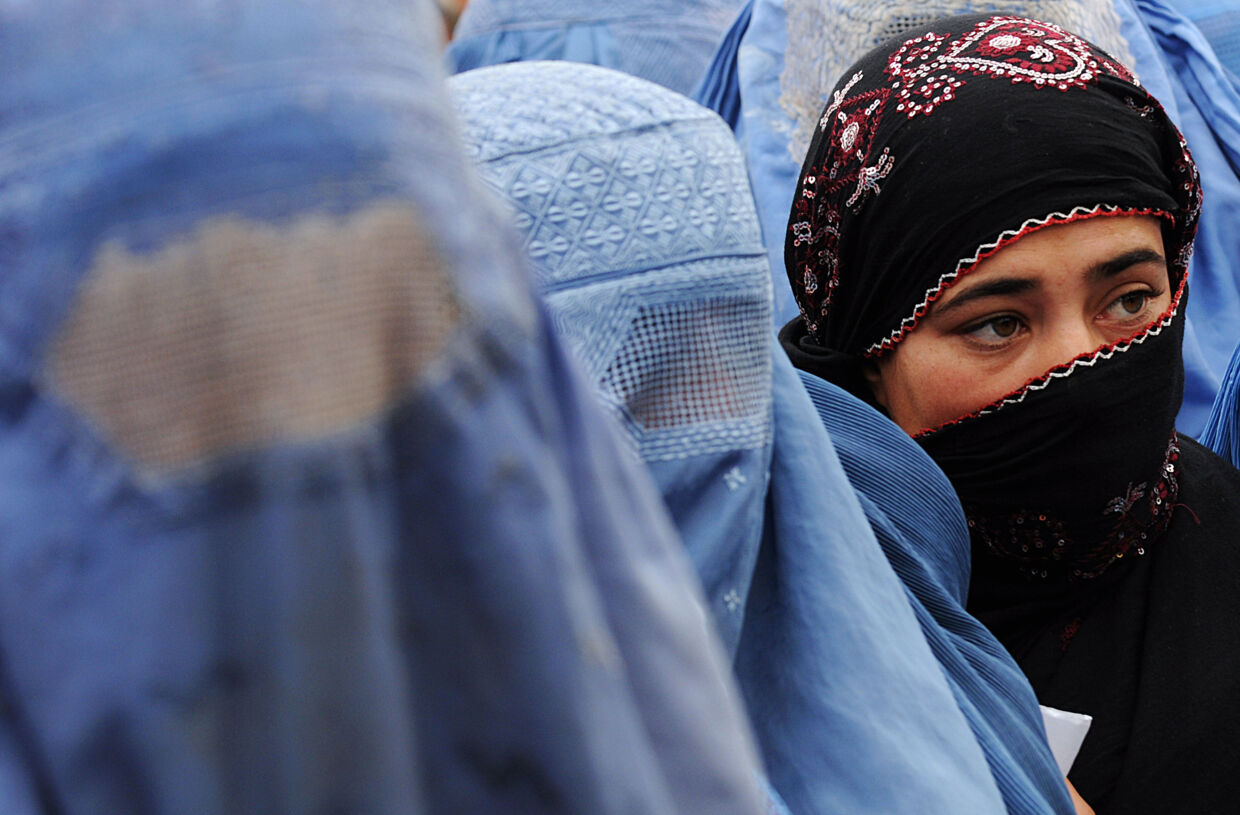 Fra mandag 11. april blev det ulovligt at bære burka i Frankrig.