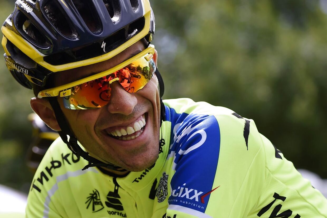 - Han virker langt mere afslappet denne gang. Det er også tydeligt at se, siger Riis om Contador.