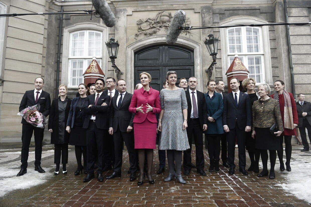 En helt ny regering er på plads. Statsminister Helle Thorning-Schmidt håber, at denne rokade bliver hendes sidste.