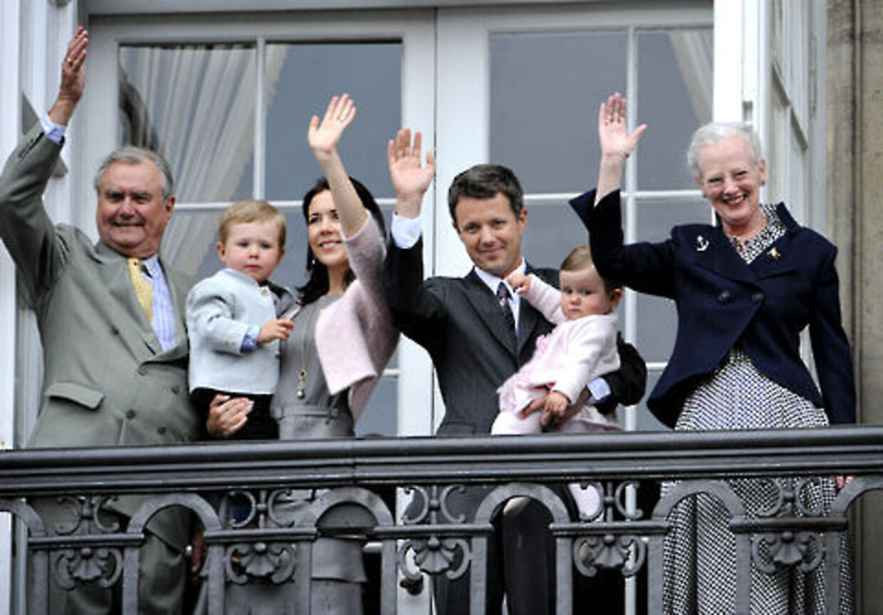 Den kongelige familie kan se frem til en lønstigning næste år.